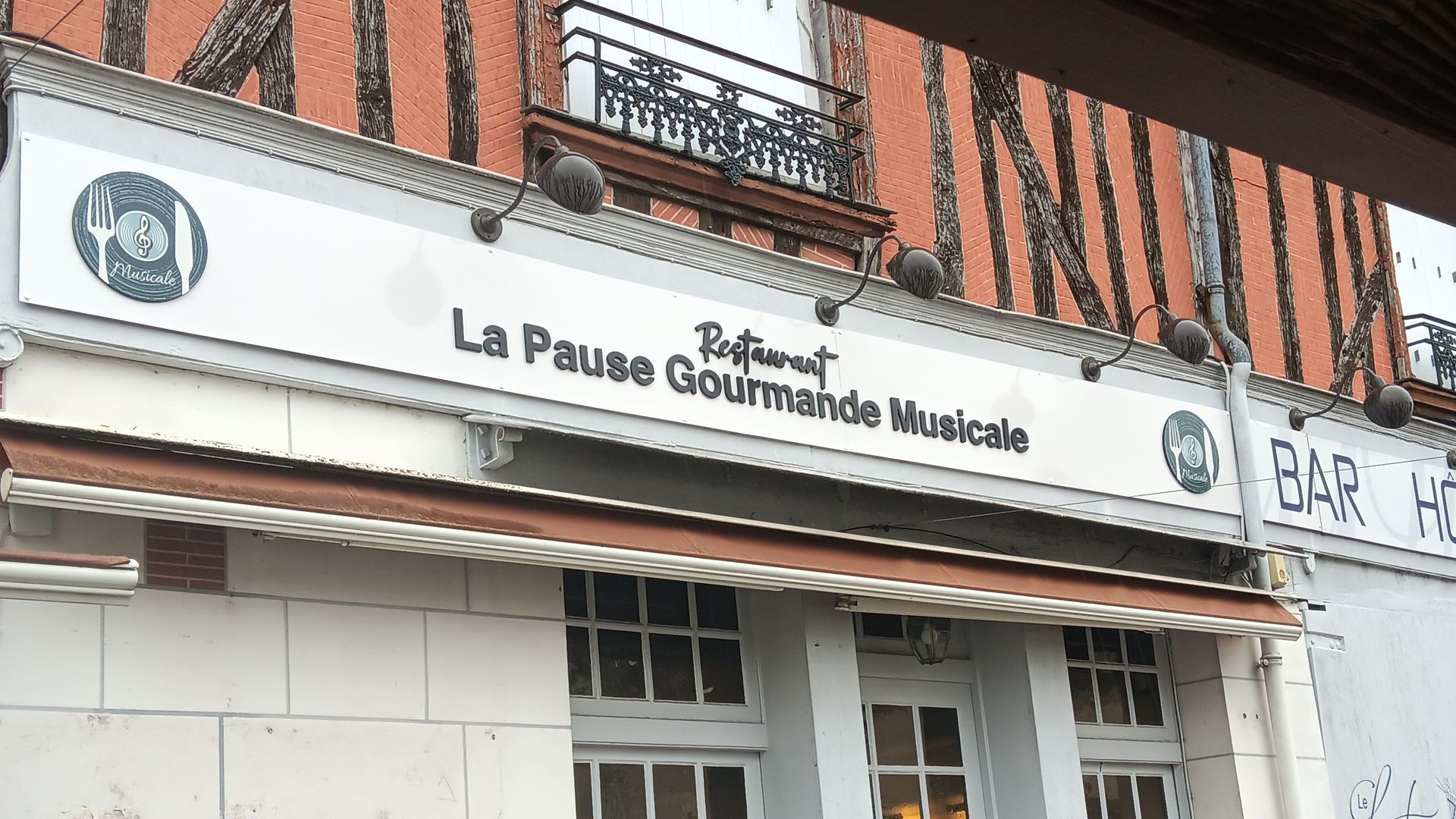 La devanture du restaurant
