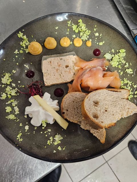 Une assiette de foie gras