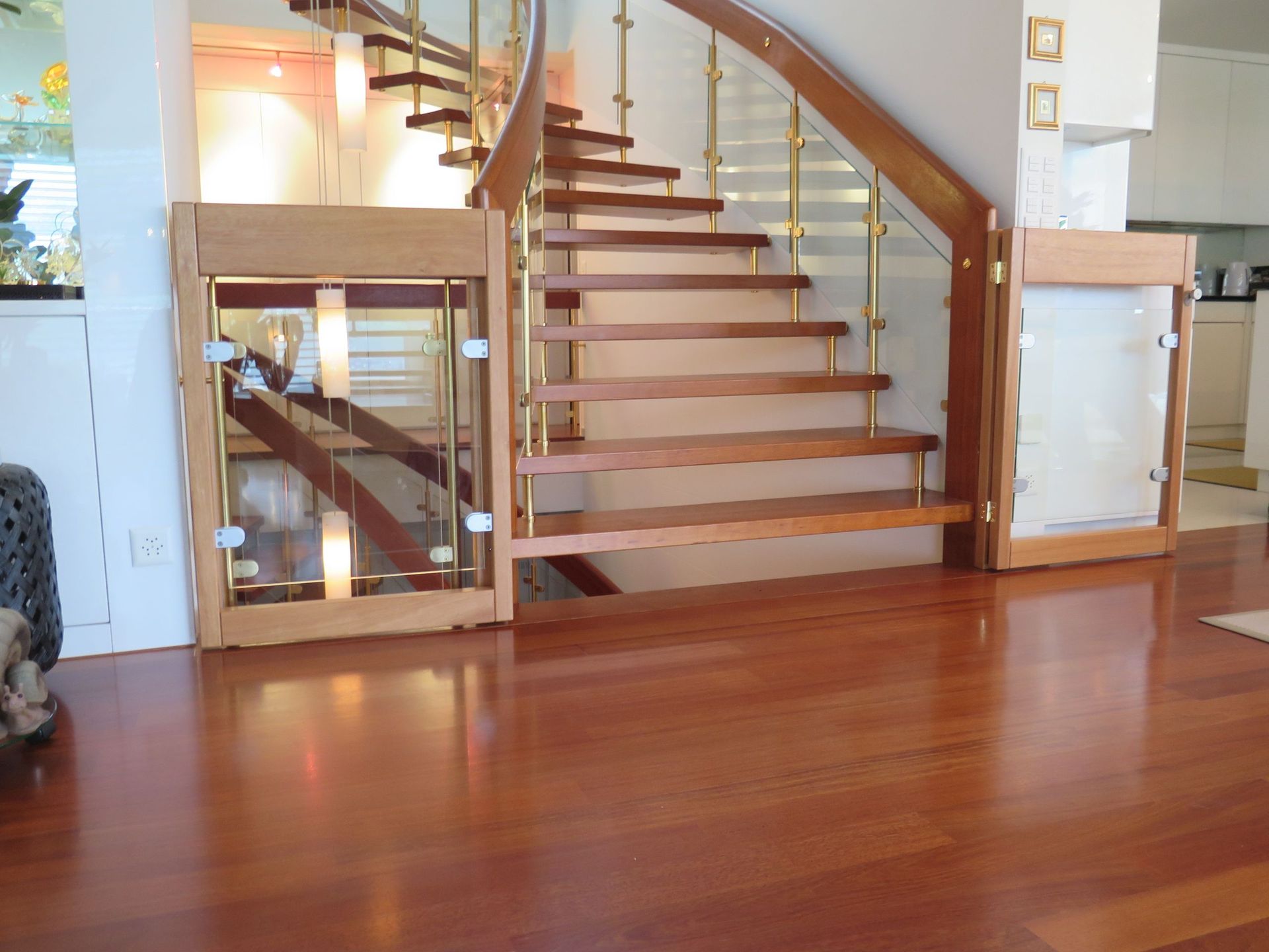 Innenausbau mit Treppe - Schreinerei H. Imboden