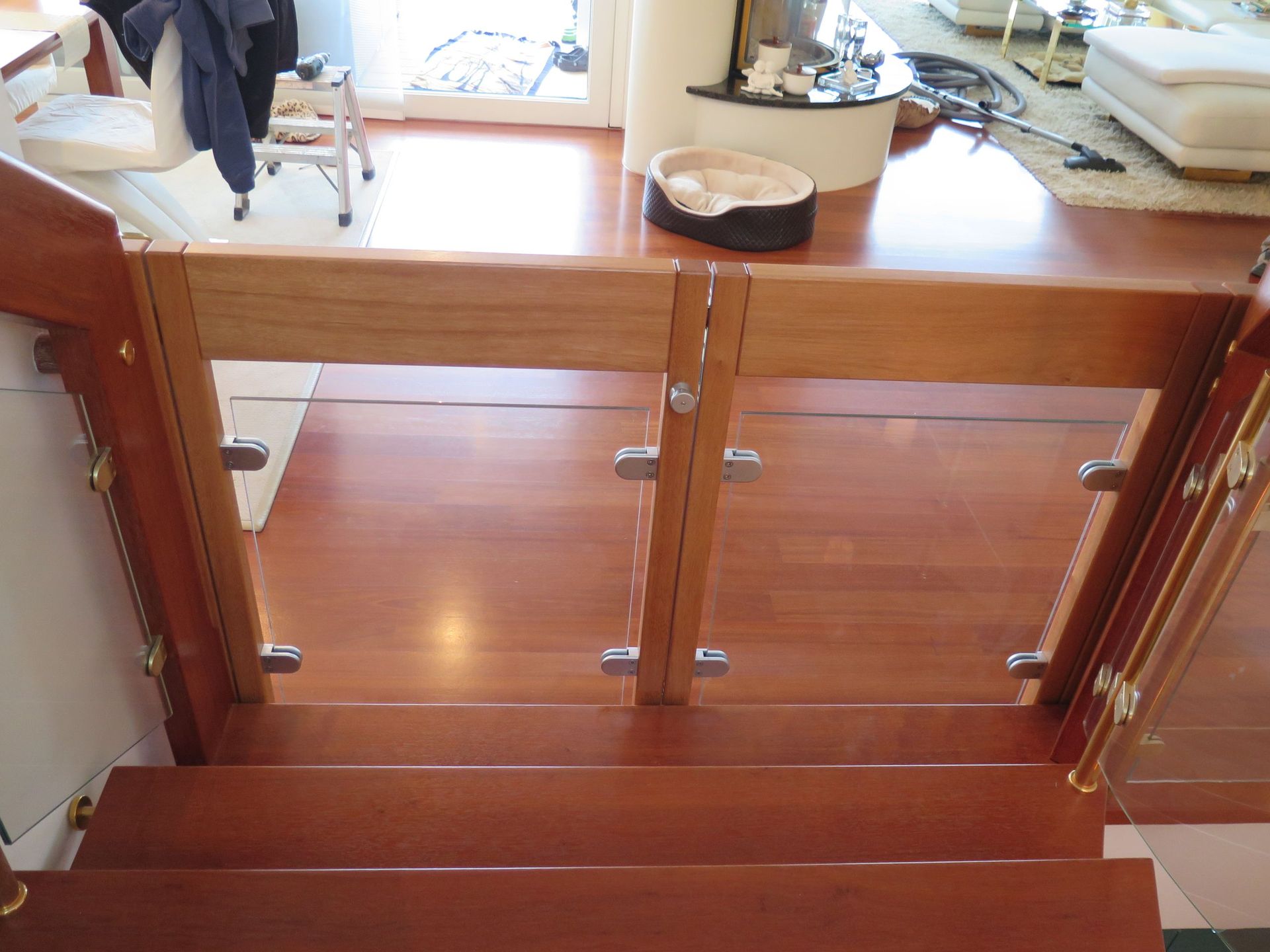 Innenausbau mit Treppe - Schreinerei H. Imboden