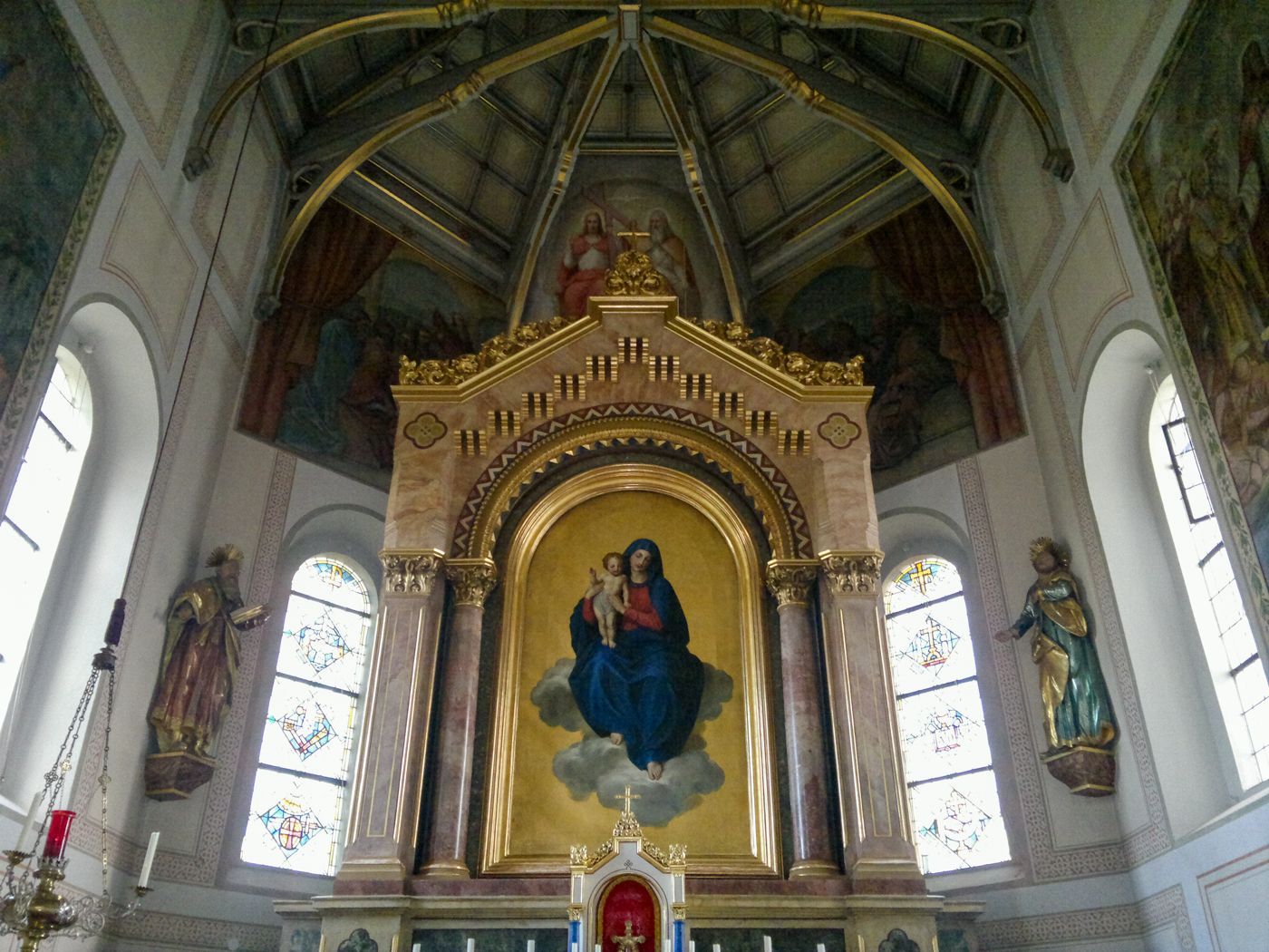 Hochaltar mit Gemälde 