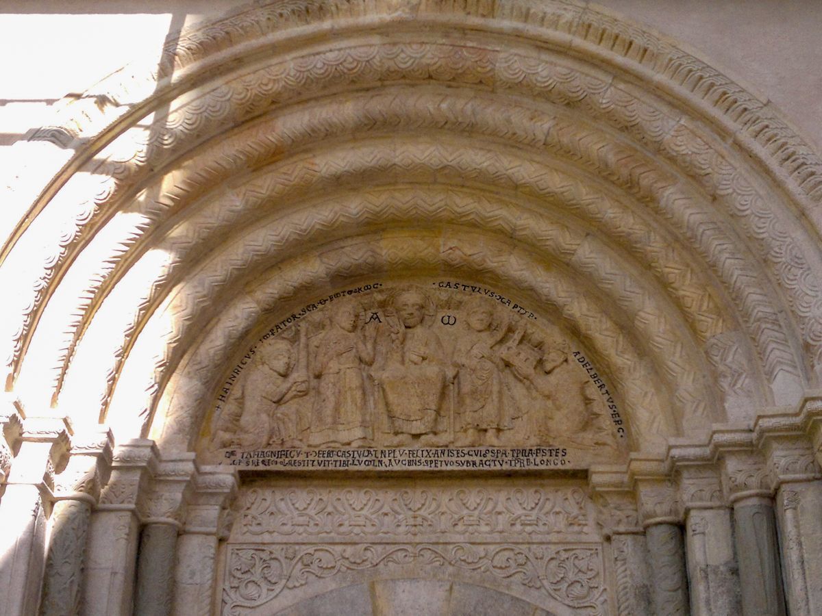 Tympanon romanisches Westportal