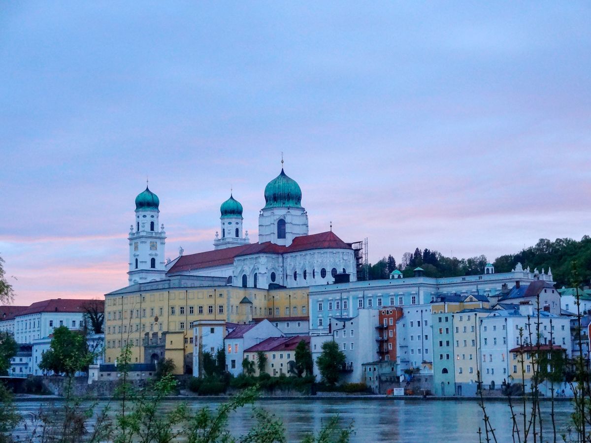 Dom im Sonnenuntergang