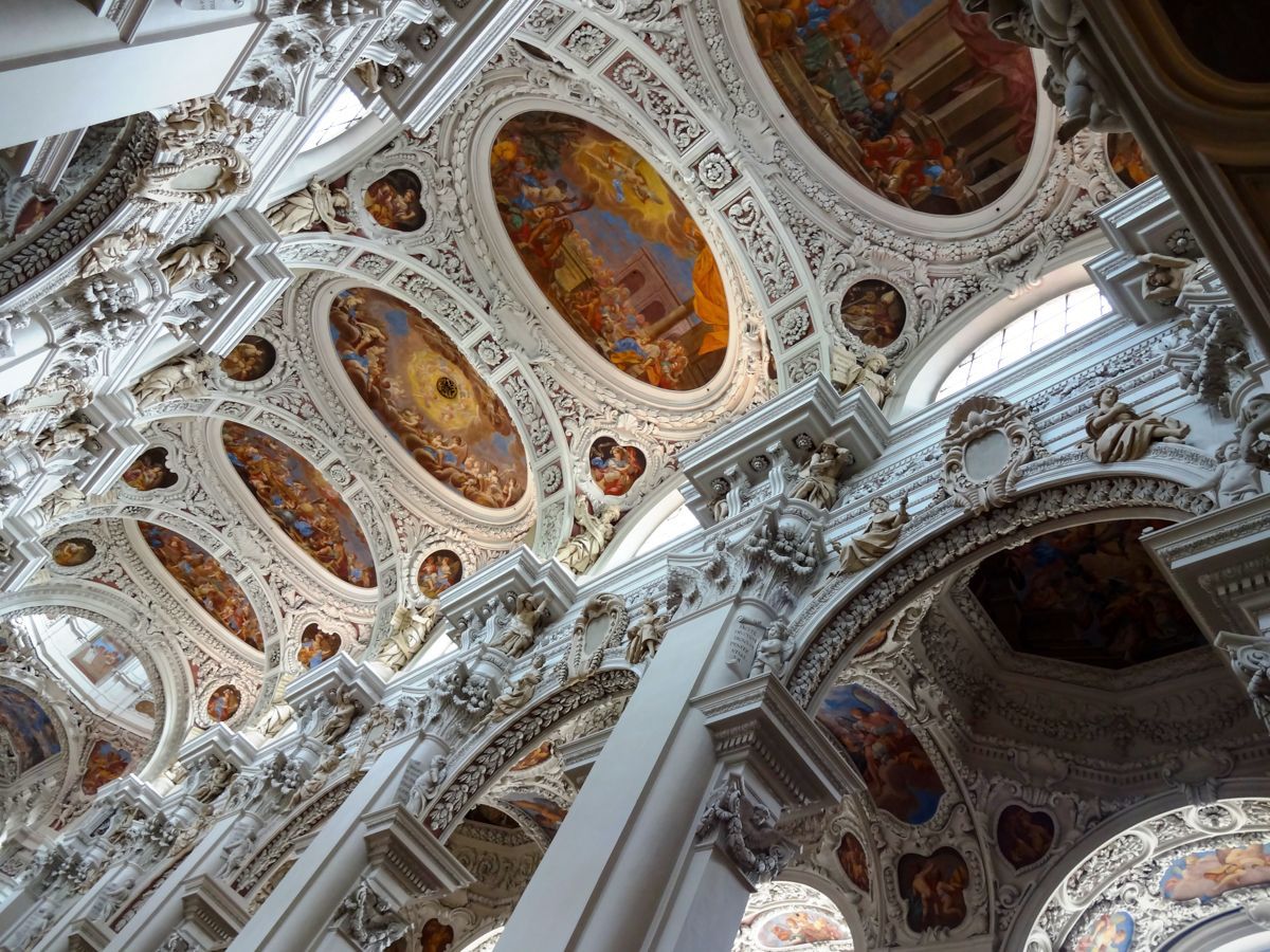 Kuppelgewölbe mit Fresken