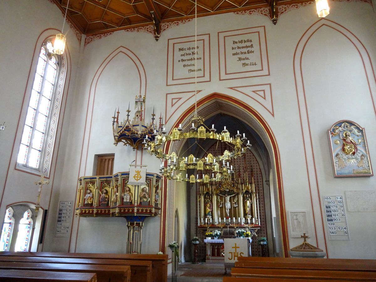 Innenraum im neugotischen Stil