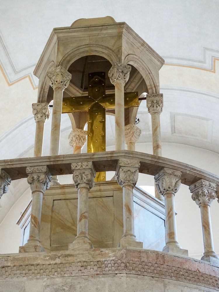 Kreuzaufbau Heiliges Grab