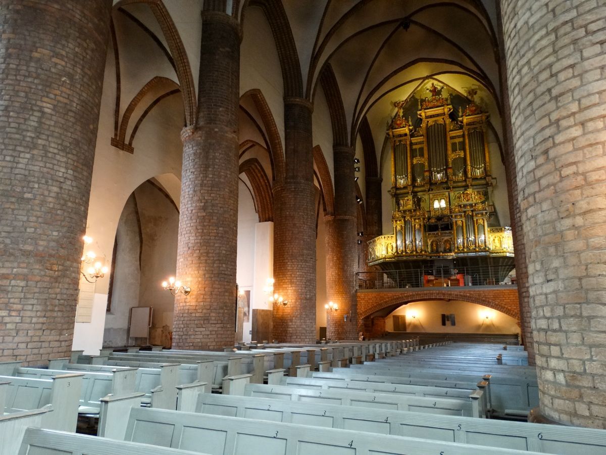 Blick zur Doppelorgel