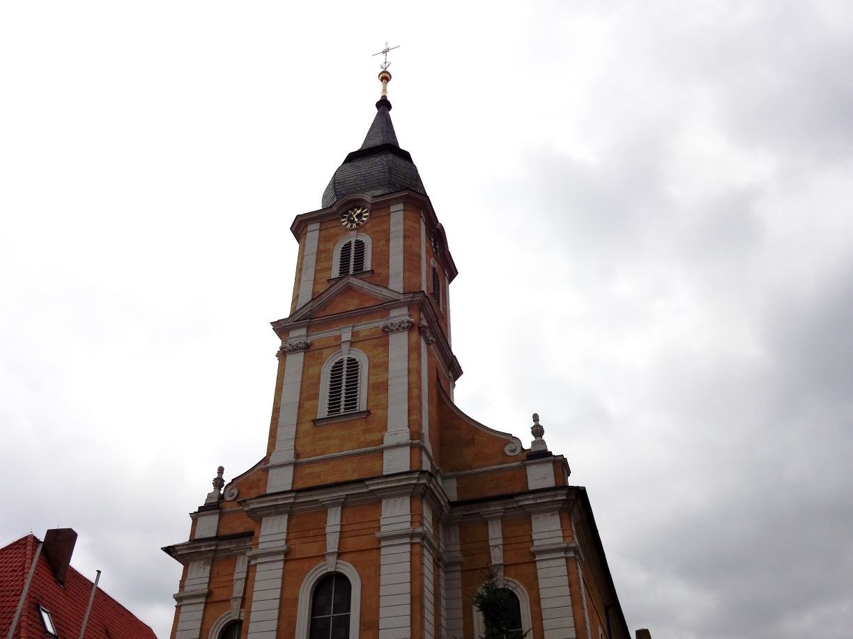 Stadtpfarrkirche Frontansicht