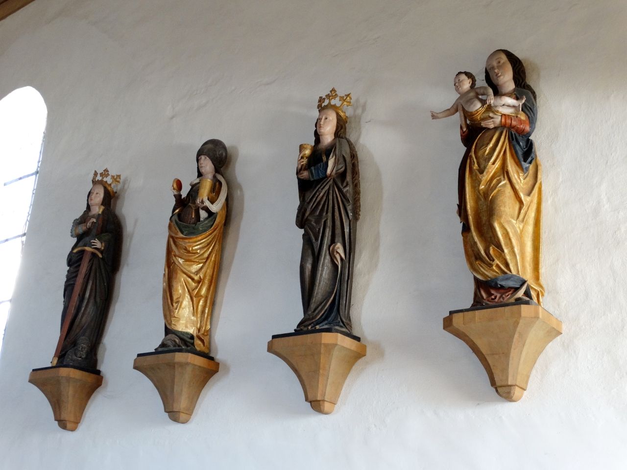 Figurenserie aus der Schule Riemenschneiders