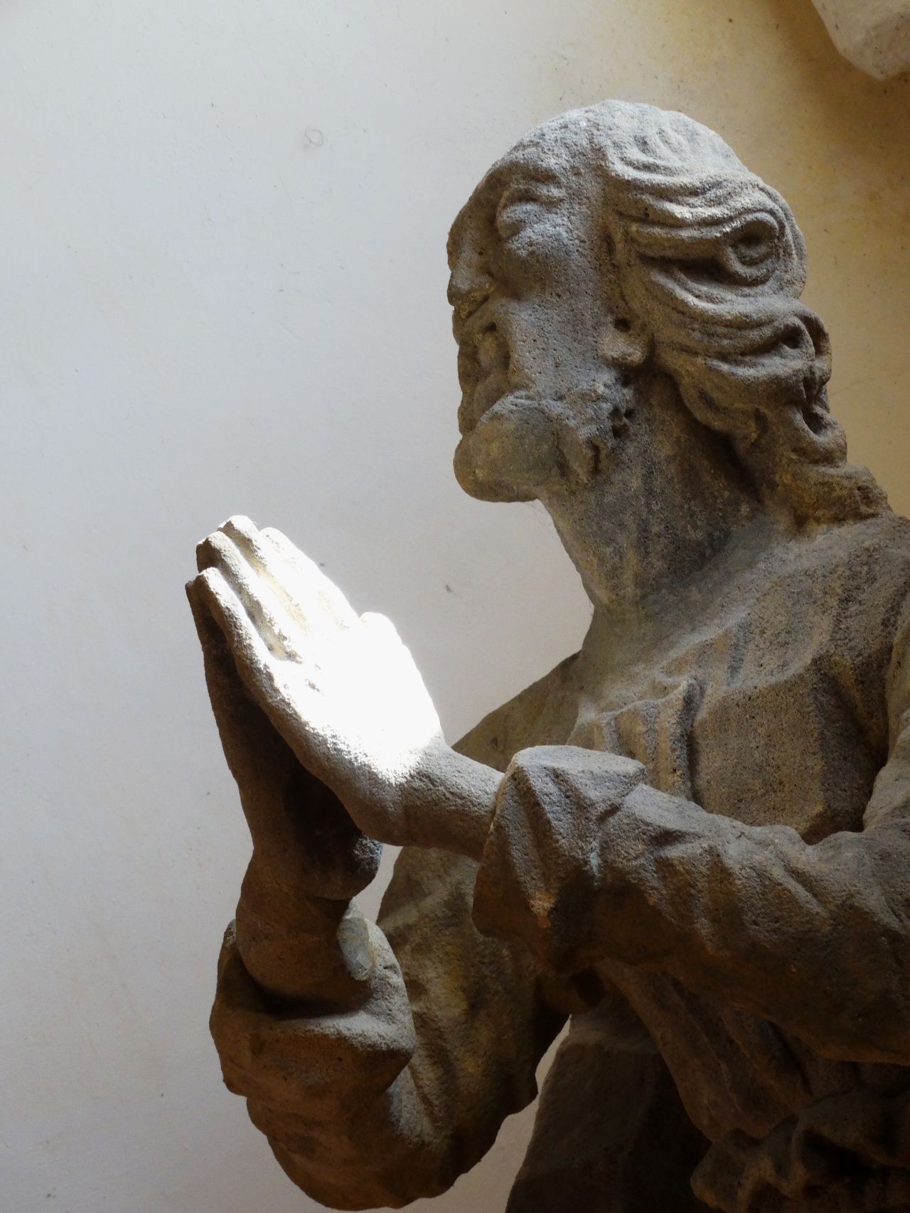 Steinfigur des Sel. Victor Überkum