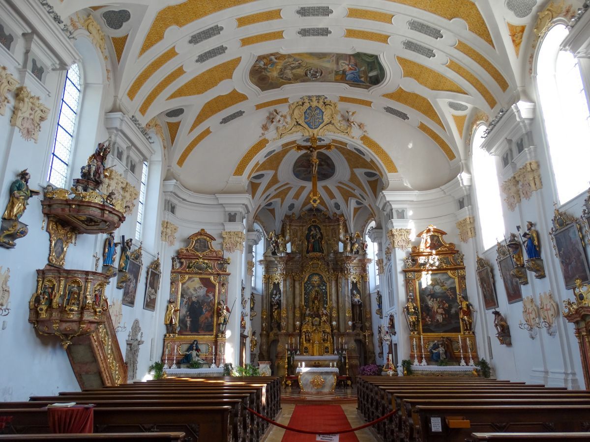 Blick durchs Langhaus