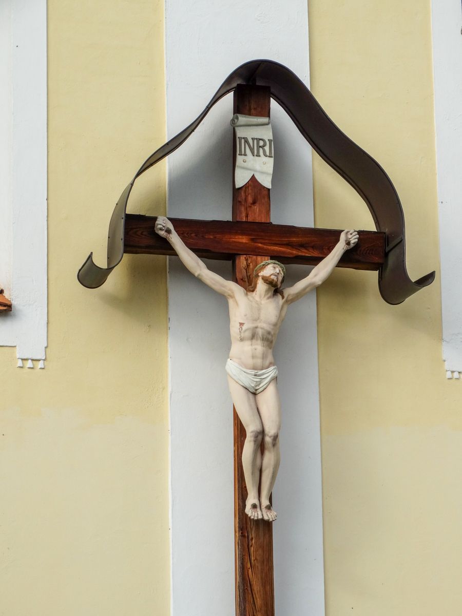 Friedhofskreuz Südseite