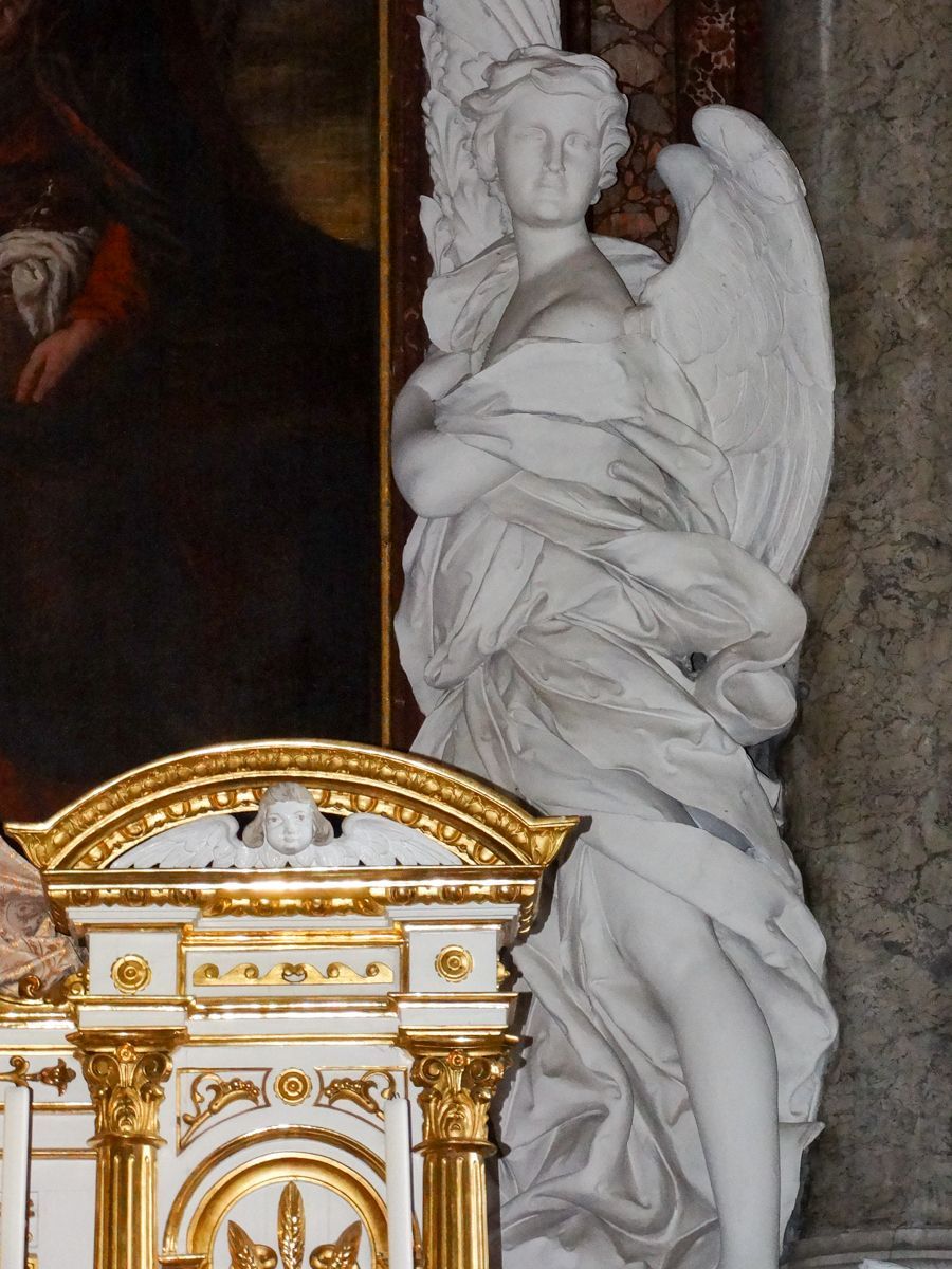 rechter Hochaltarengel