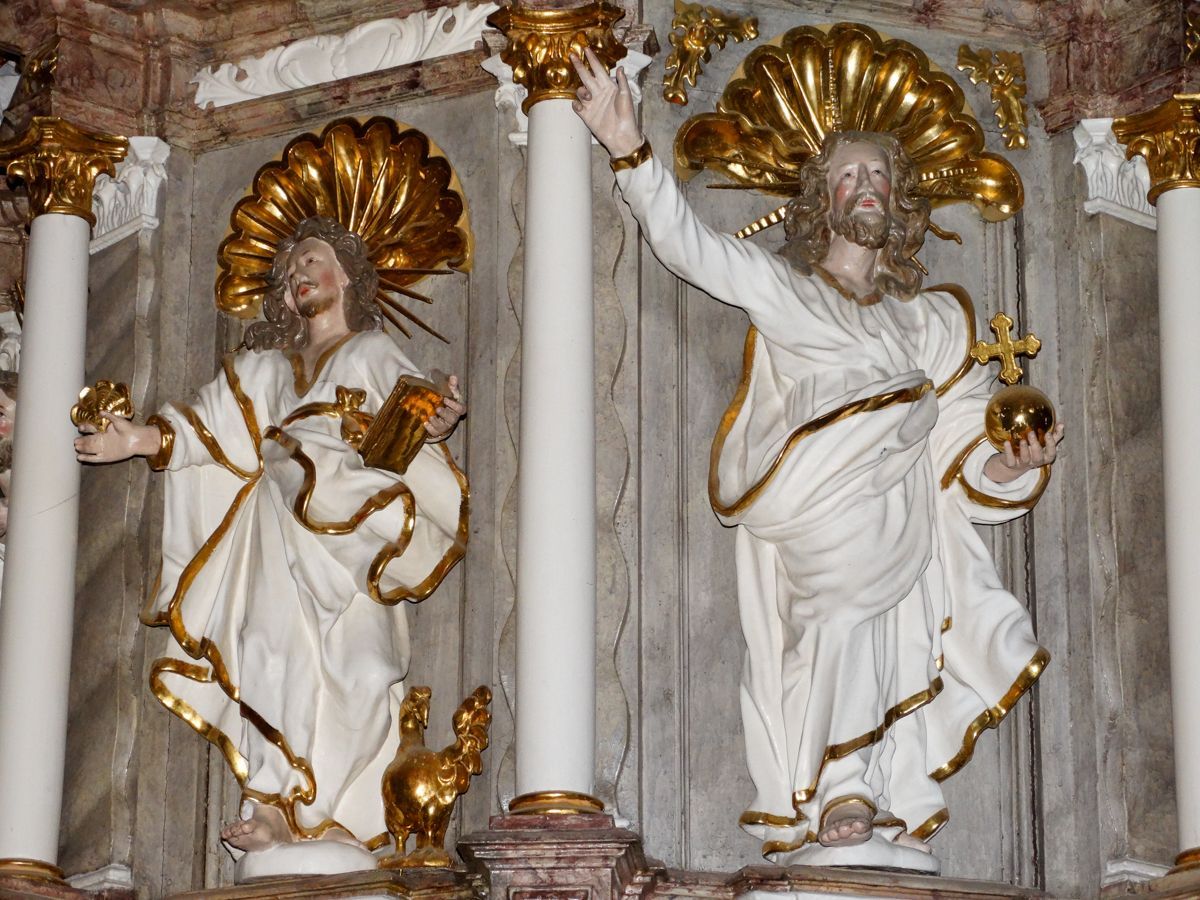 Kanzelfiguren Evangelist Johannes und Salvator Mundi