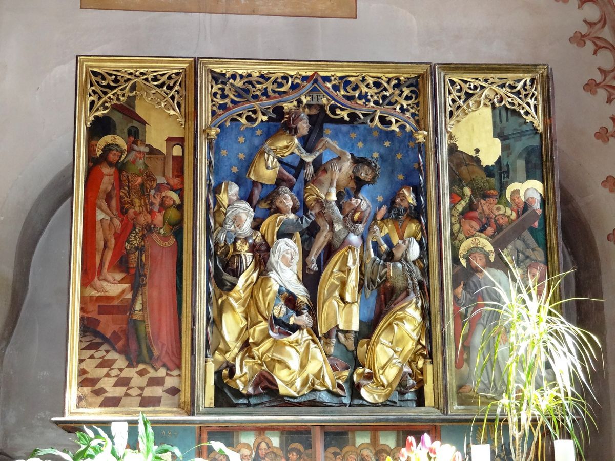 Bewegender Kreuzabnahmealtar in der Taufkapelle von 1498