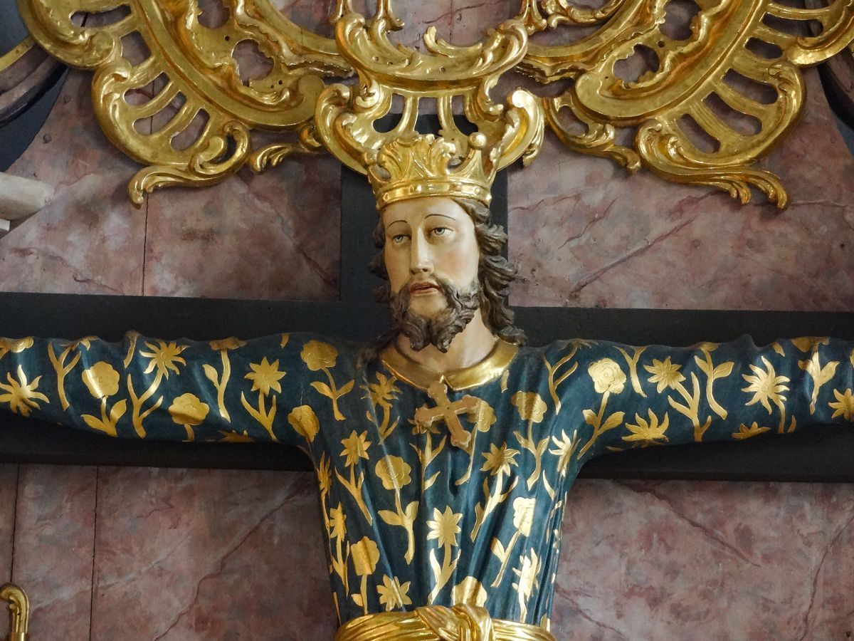 Barocke Christusfigur am Kreuzaltar