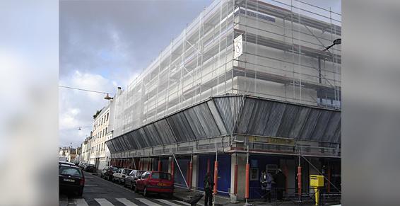 Pare-gravats et passage piétons