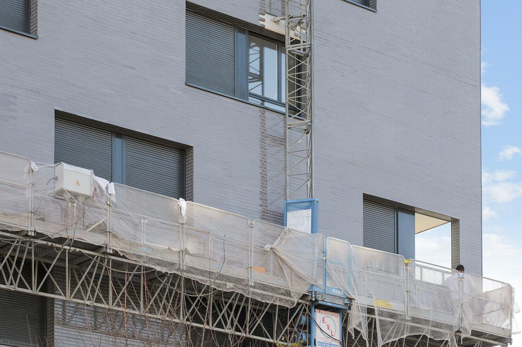 Plateforme élévatrice à crémaillère