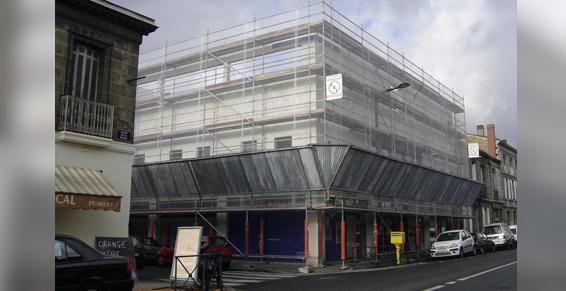 Pare-gravats, passage piétons et filet