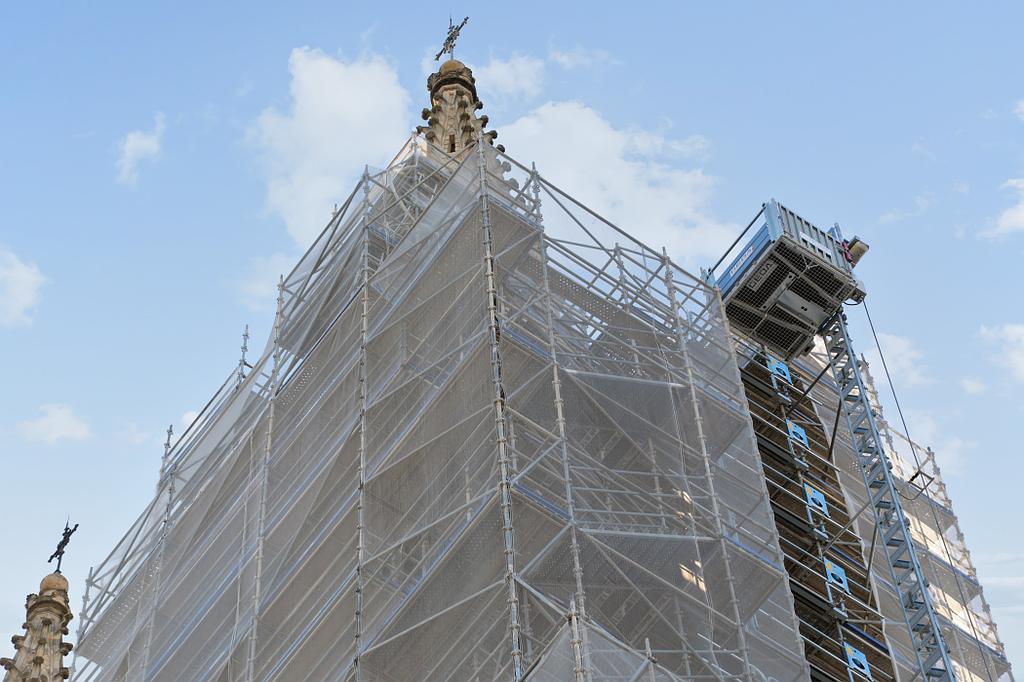 Ascenseur de chantier