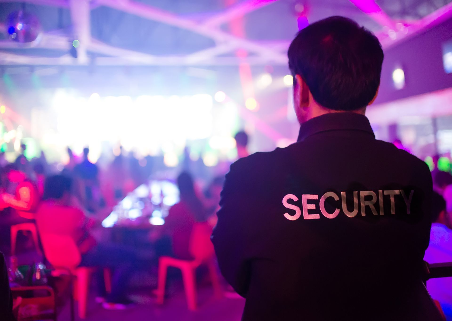 Agent de sécurité dans une soirée