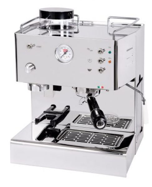 Eine Kaffeemaschine aus Edelstahl mit einem Manometer obenauf