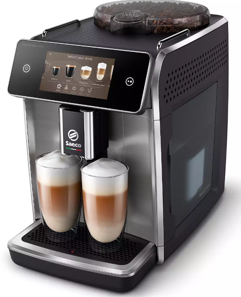 Eine Kaffeemaschine mit zwei Tassen Kaffee darin.