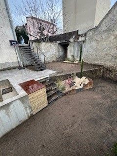 Emplacement pour construction d'une piscine