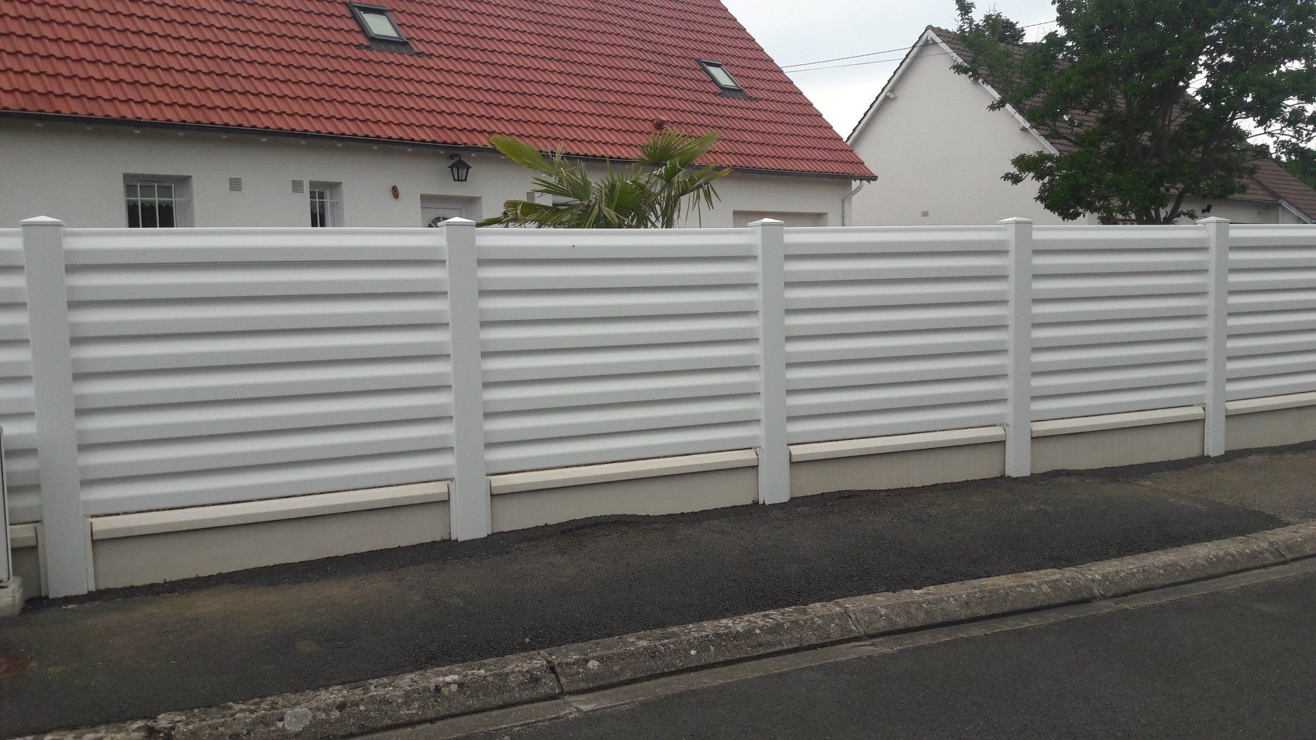 Clôture occulante blanche