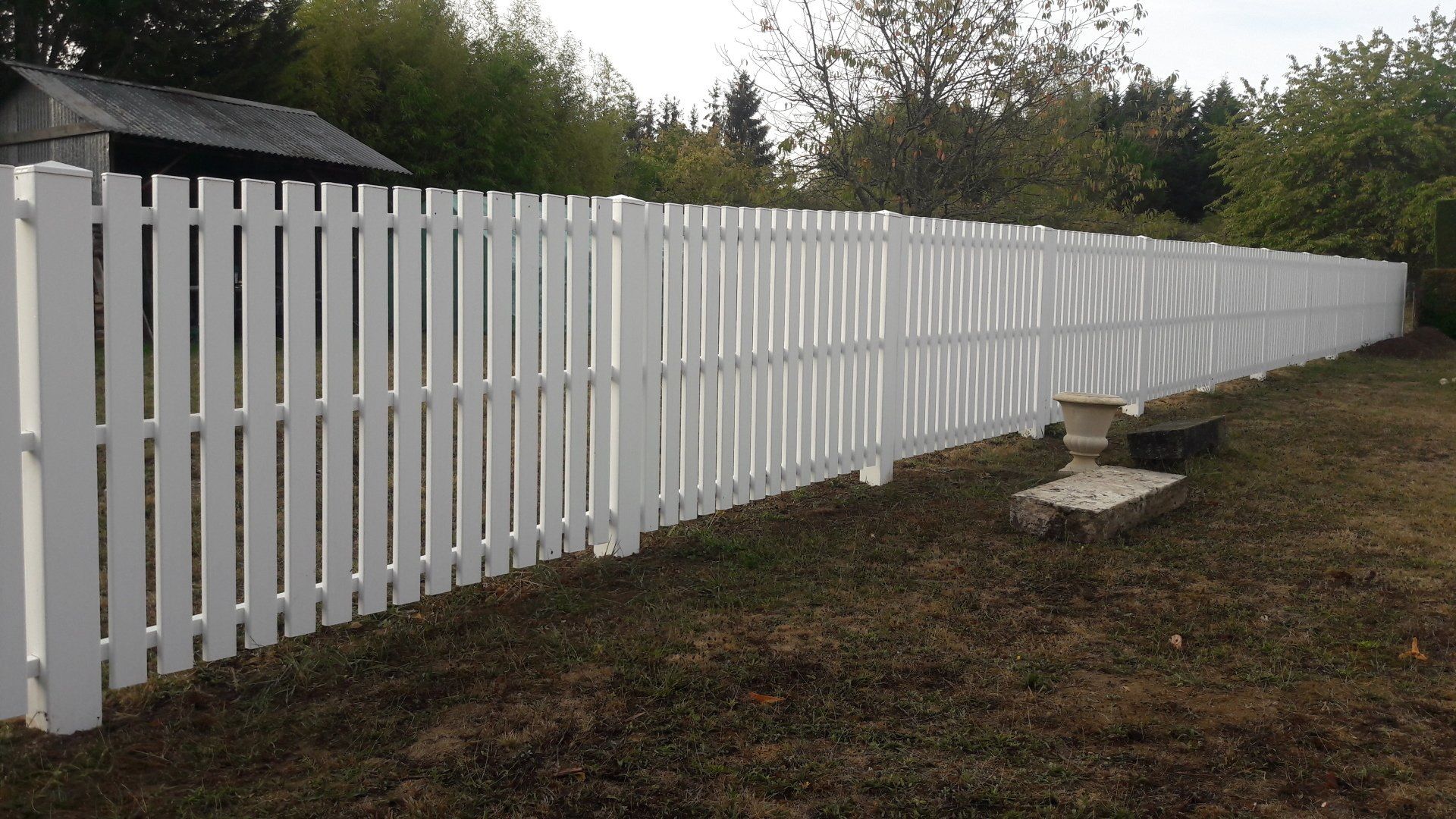 Clôture blanche