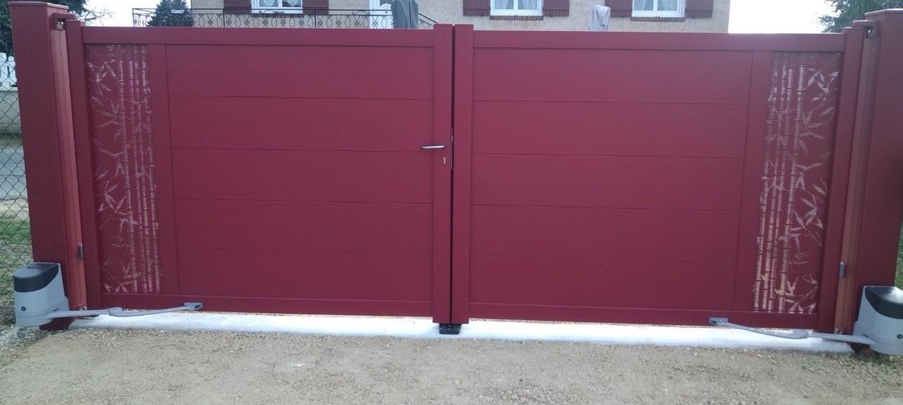 Portail en alu rouge