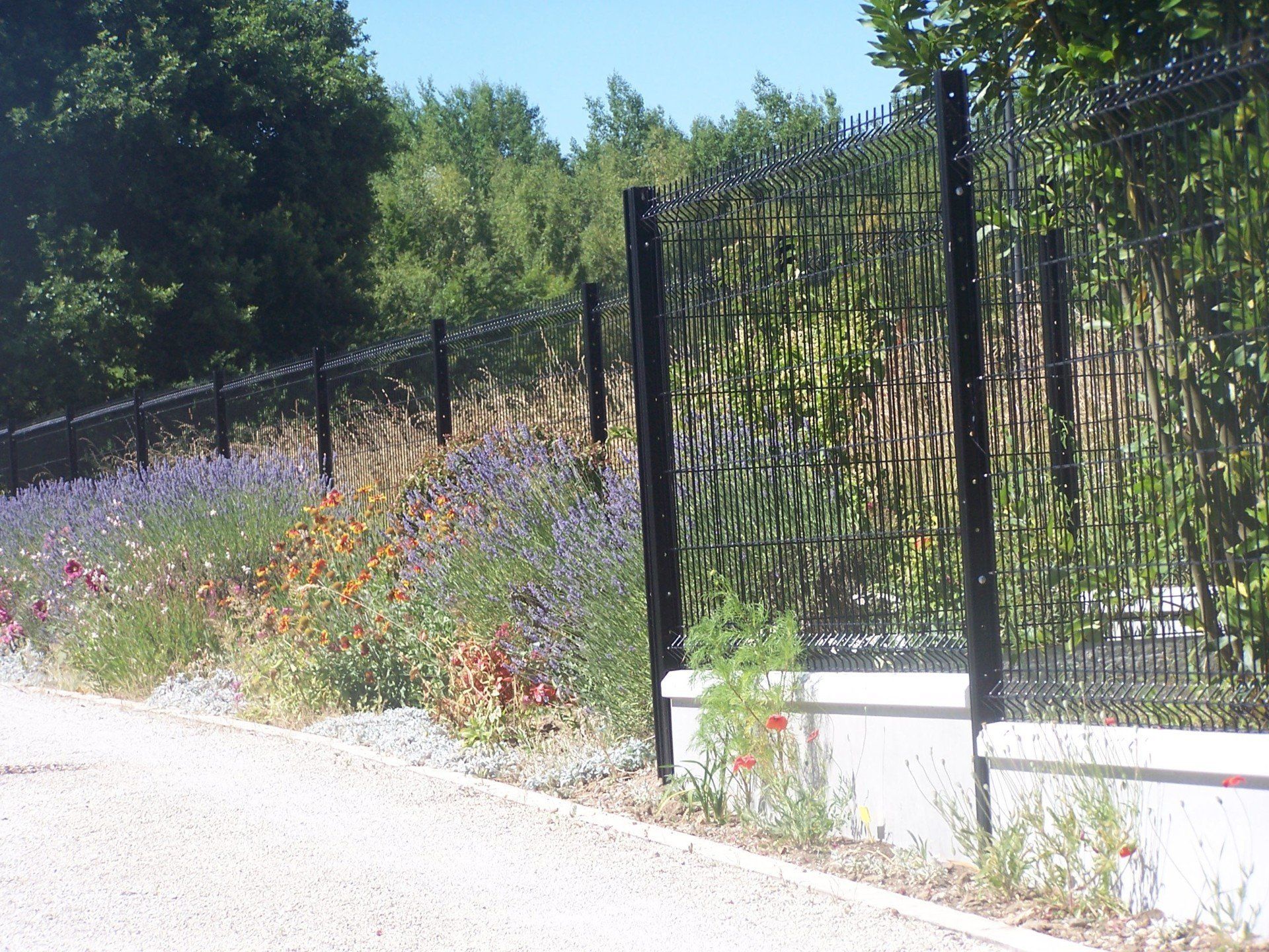 Panneaux de clôture rigides noirs