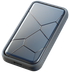 Smartphone bleu fissuré avec un écran brisé sur fond blanc.