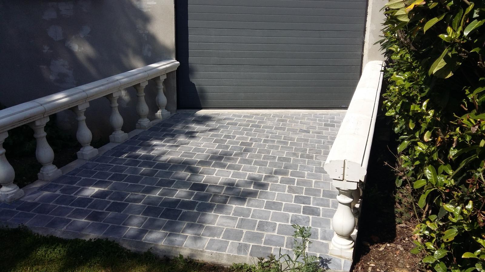 REVETEMENT PIERRE BLEUE