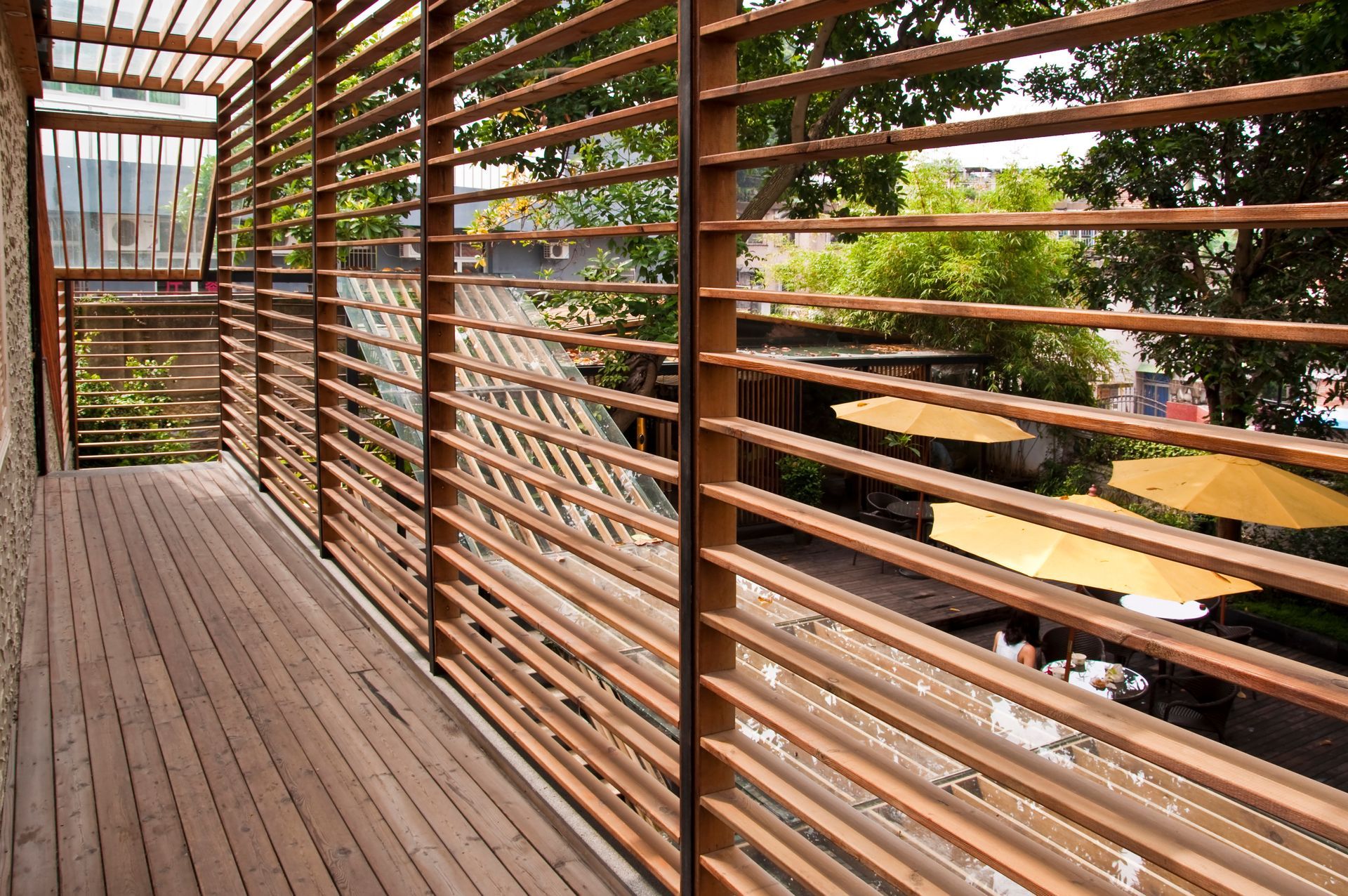 Des brise-vue en bois