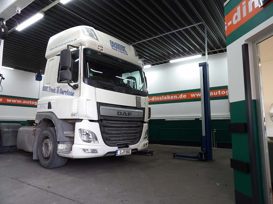 LKW Reparatur und Montage bei der F&B Autoglas GmbH