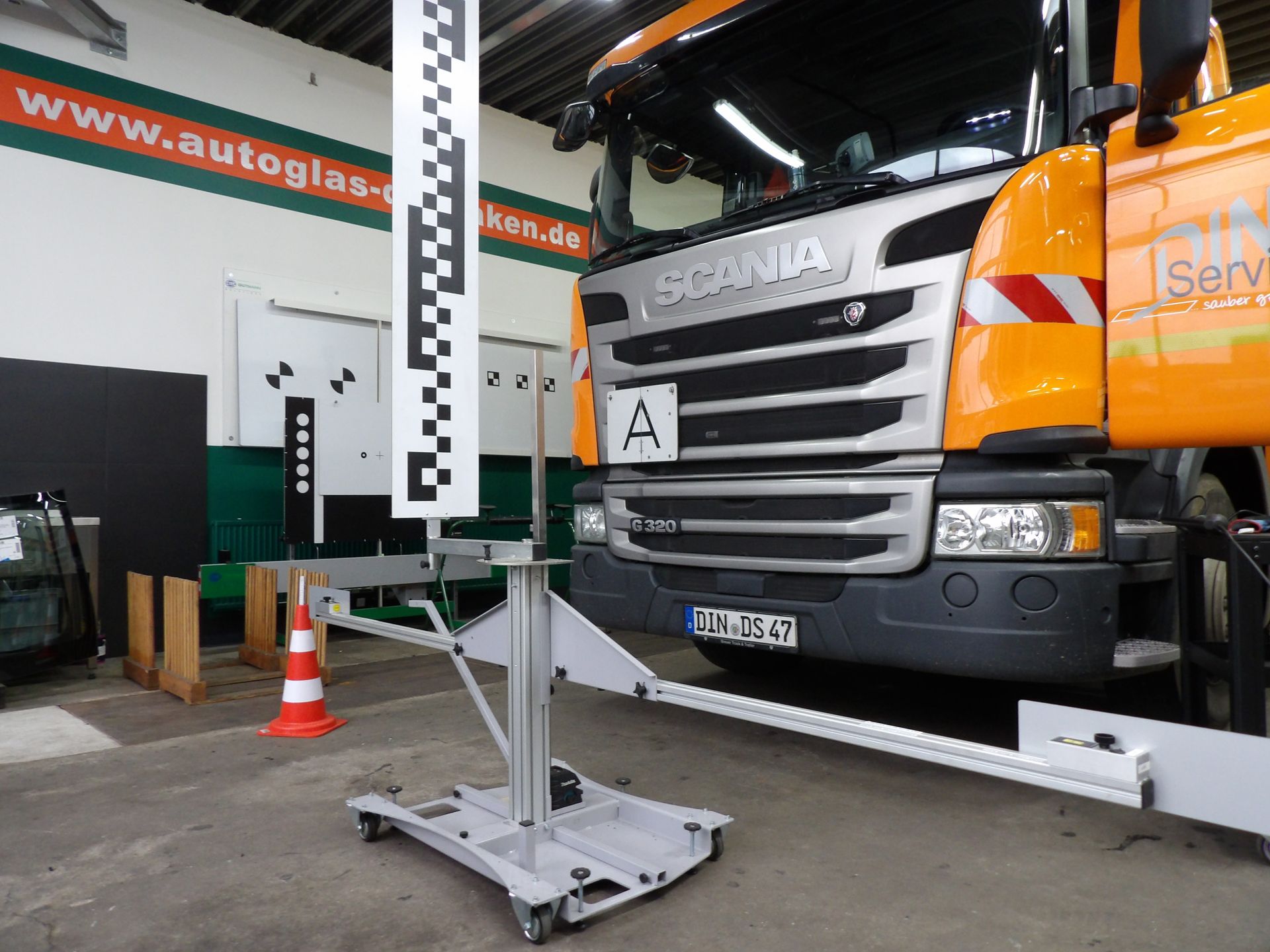 LKW Reparatur und Montage bei der F&B Autoglas GmbH