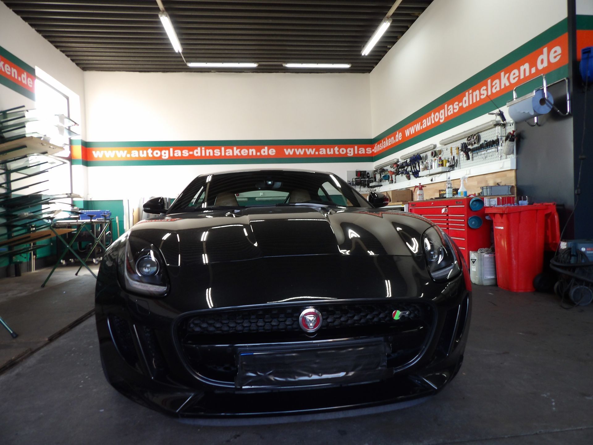 Autoglas wechseln bei der F&B Autoglas GmbH