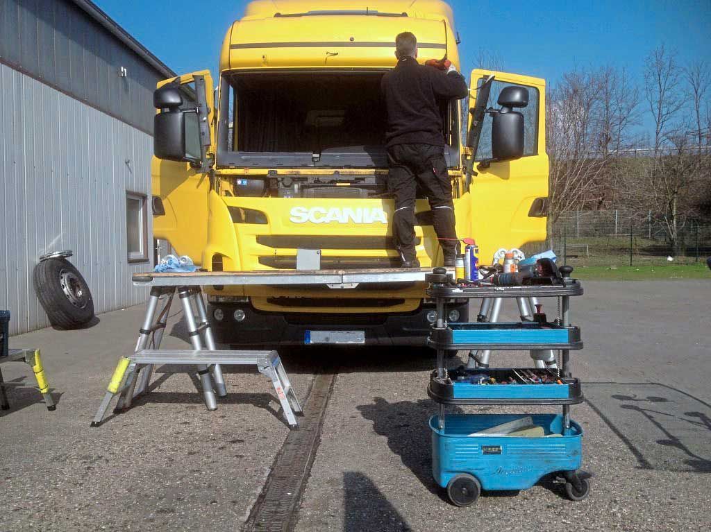 LKW Reparatur und Montage bei der F&B Autoglas GmbH