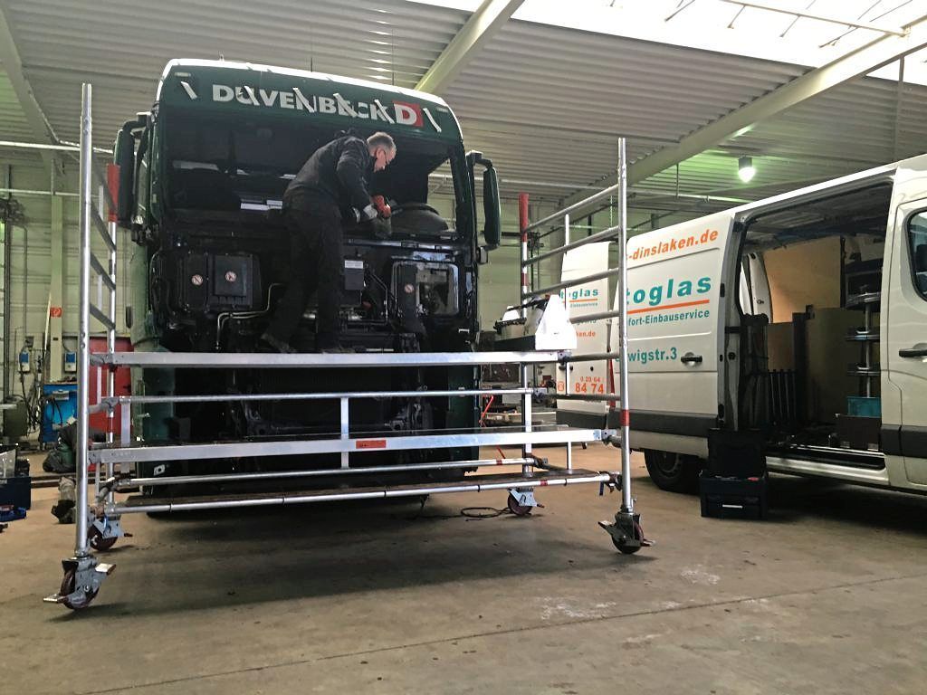 LKW Reparatur und Montage bei der F&B Autoglas GmbH