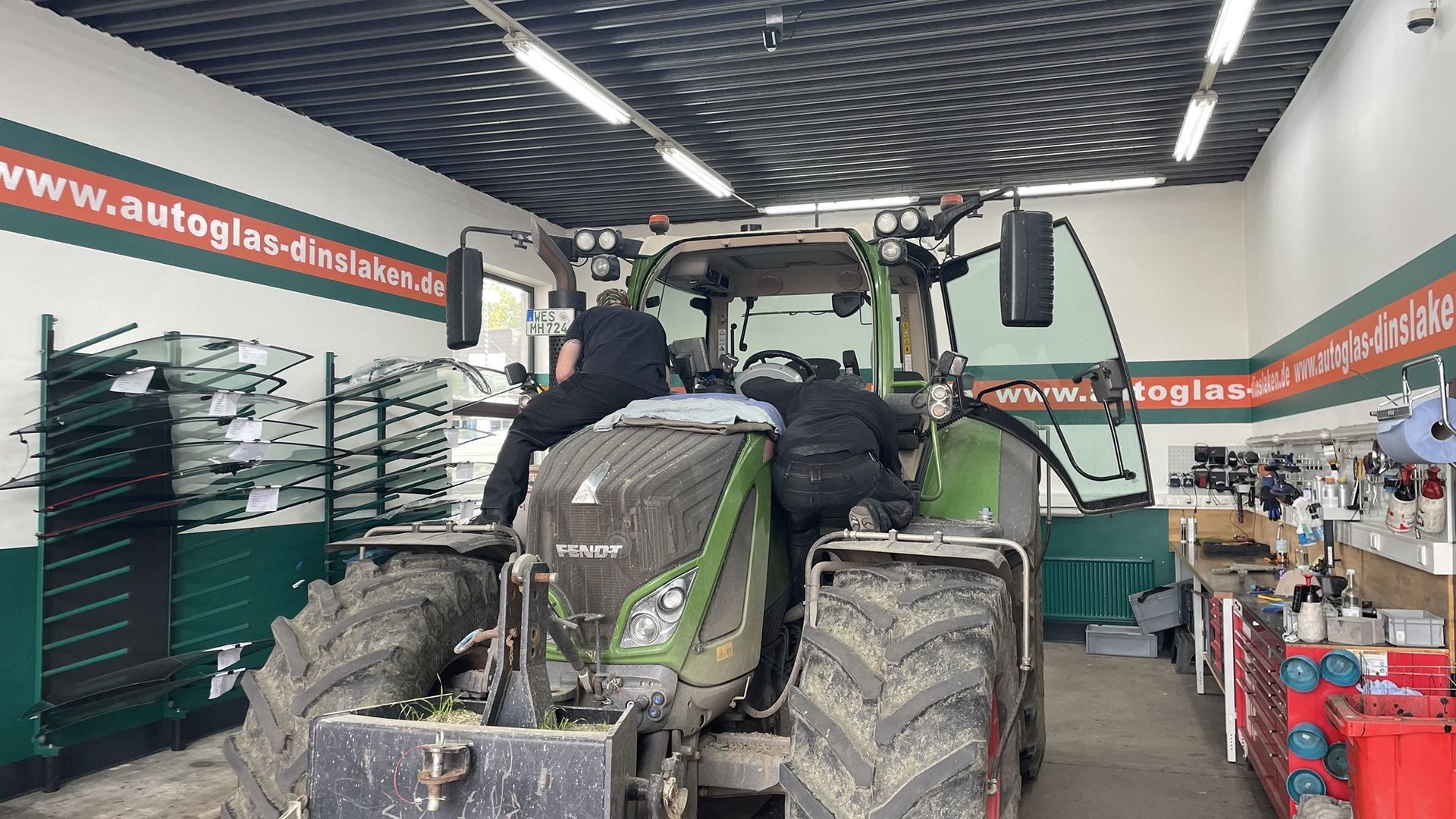 Nutzfahrzeuge Reparatur und Montage bei der F&B Autoglas GmbH