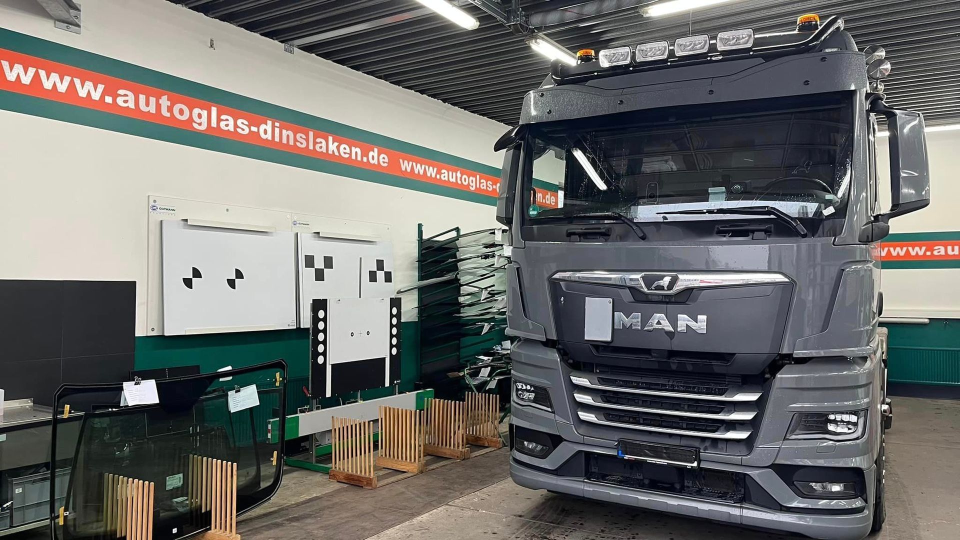 LKW Reparatur und Montage bei der F&B Autoglas GmbH