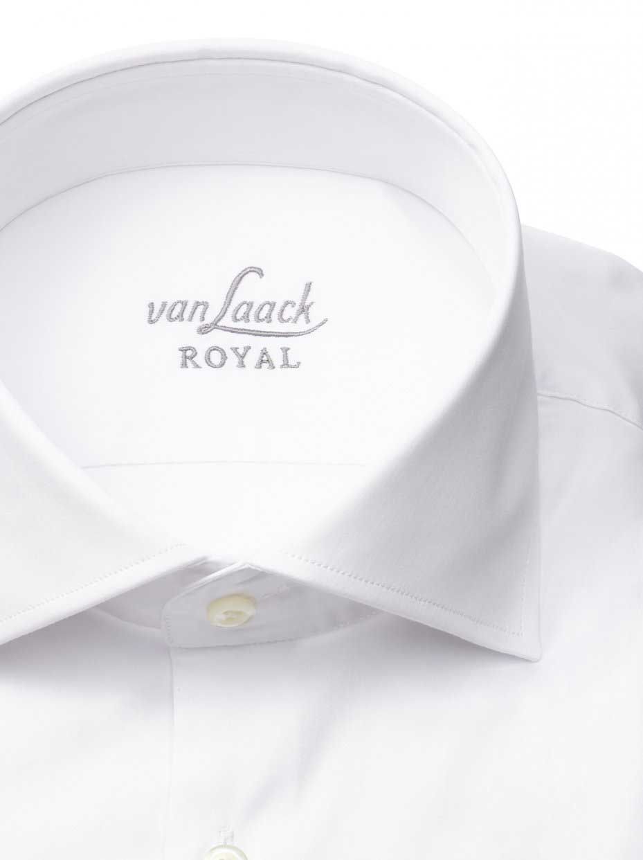 Col de chemise blanche avec logo « van Laack ROYAL ».