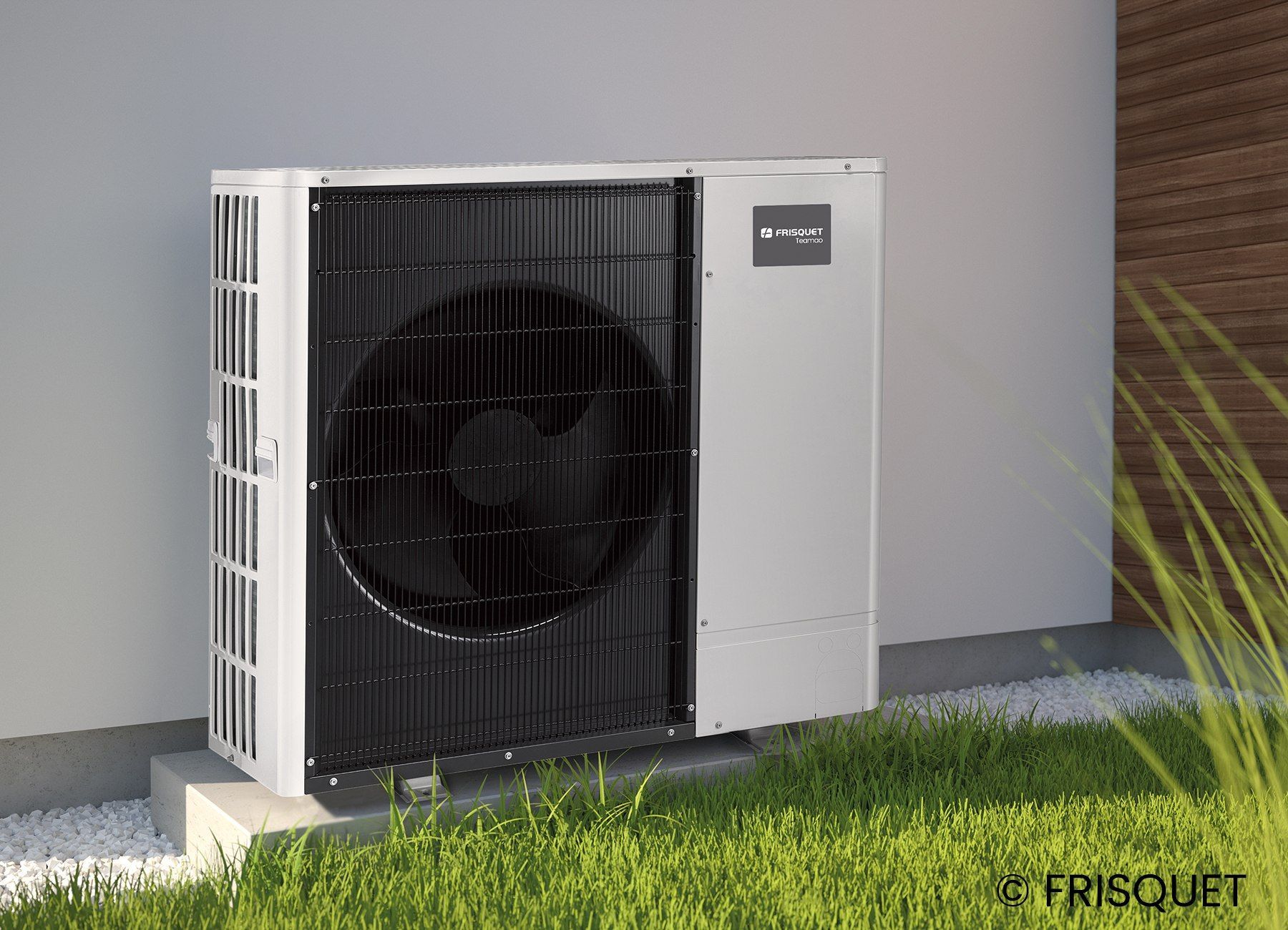 Pompe à chaleur sur un mur gris anthracite