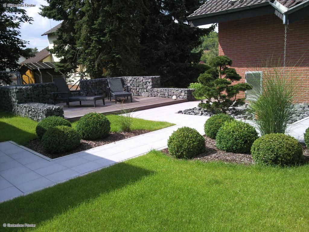 Formaler Garten mit Buchsbäumen