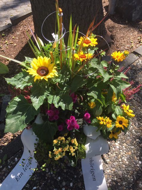 Blumengebinde mit Sonnenblumen