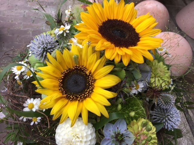 Strauß mit Sonnenblumen