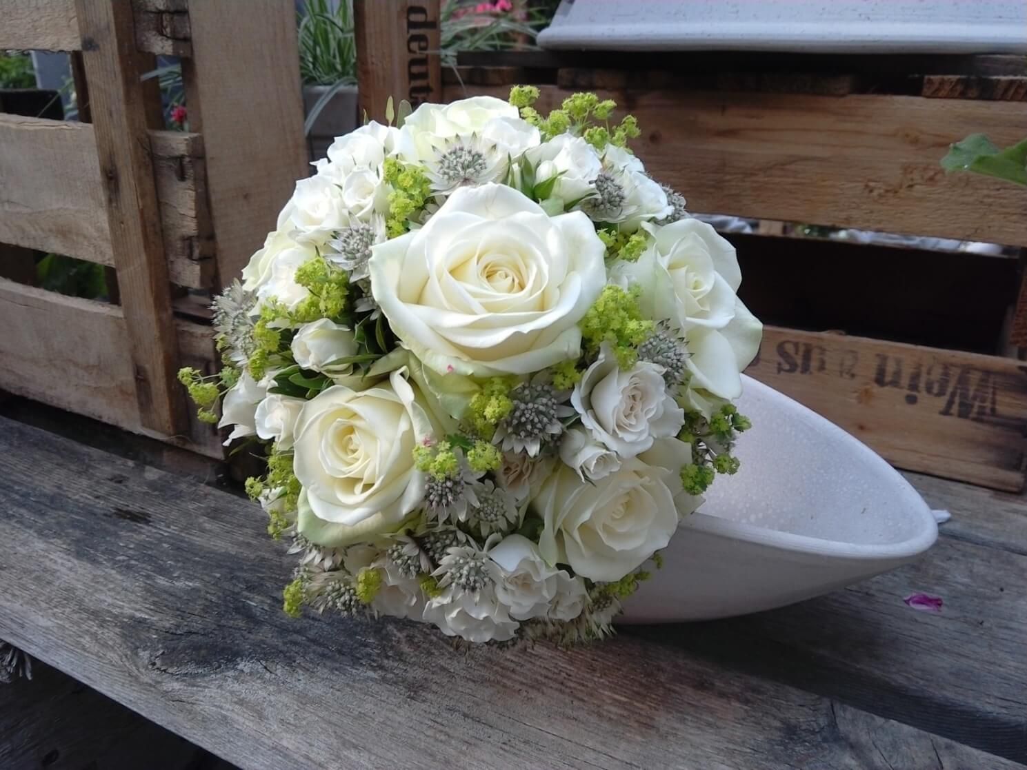 Moderner Blumenstrauß in Pastelltönen