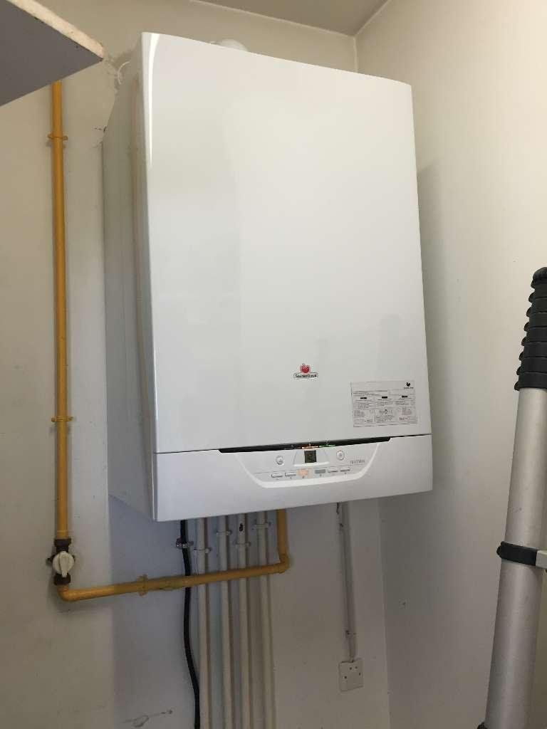 Pose chaudiere saunier duval nouvelle generation pour un restaurant à La Ciotat