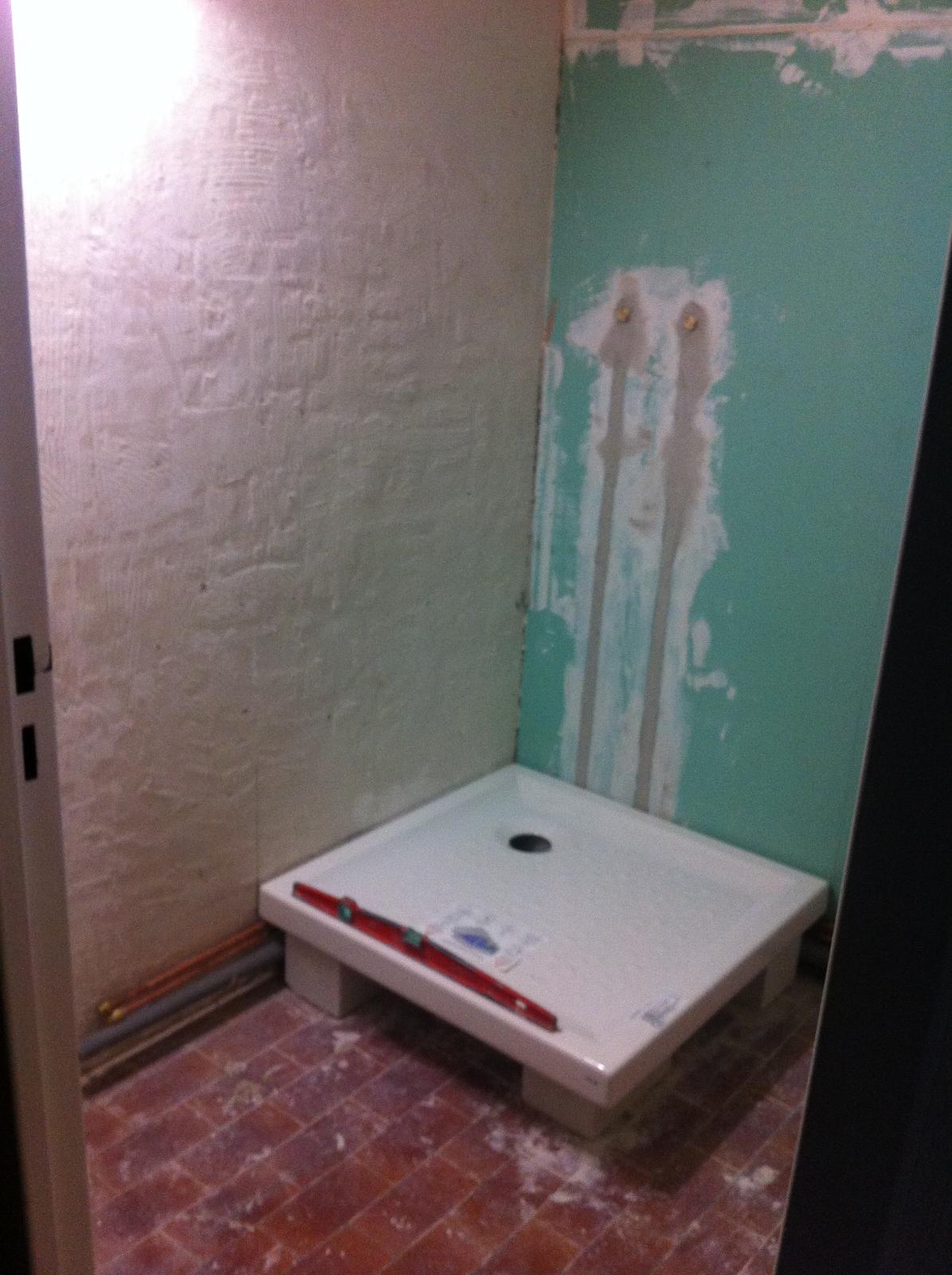 Salle de bain en rénovation par Bouron Lionel à La Ciotat (13)